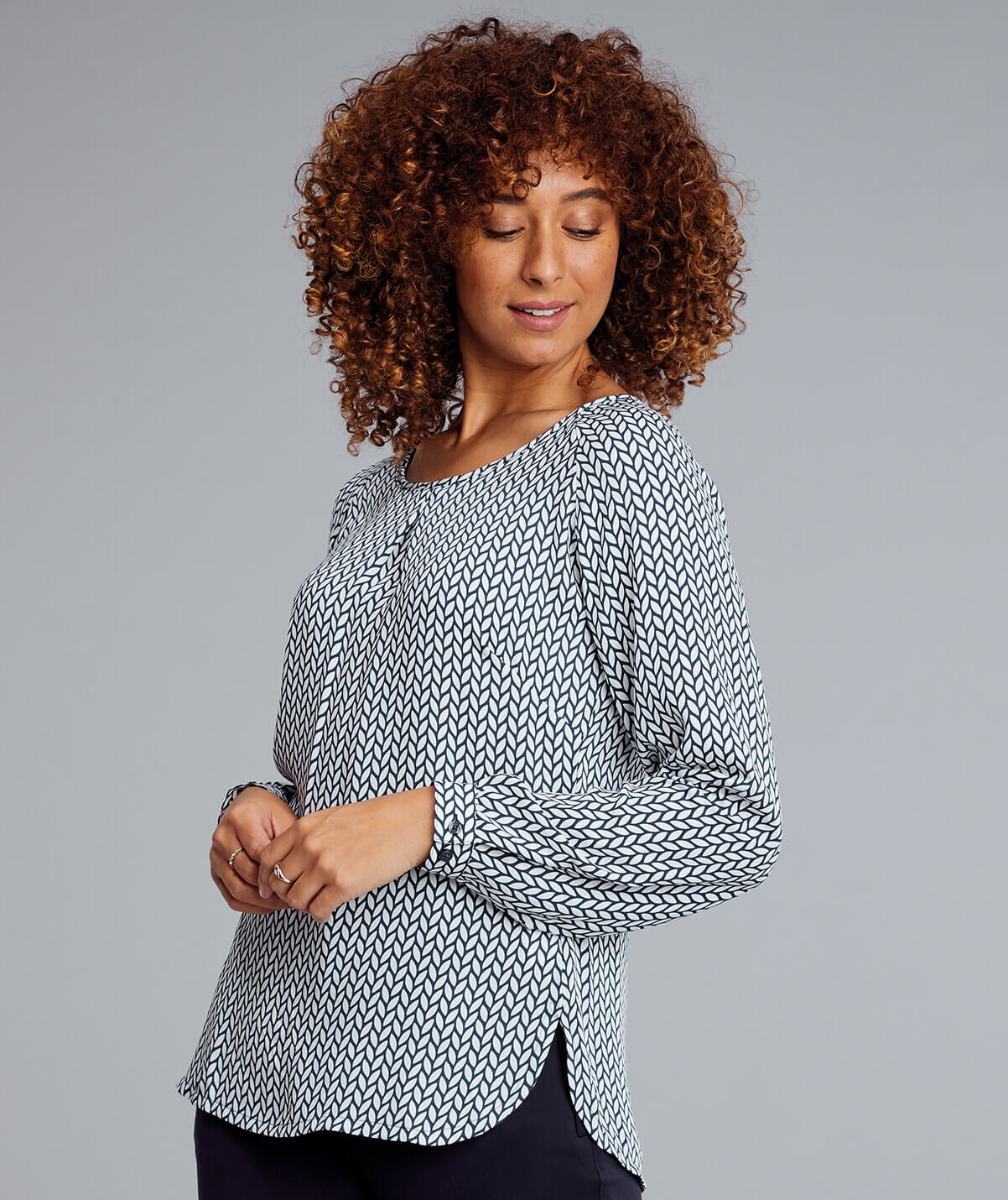 CATRIONA.Navy_.Leaves.LS_.CA511LS.Studio.jpg