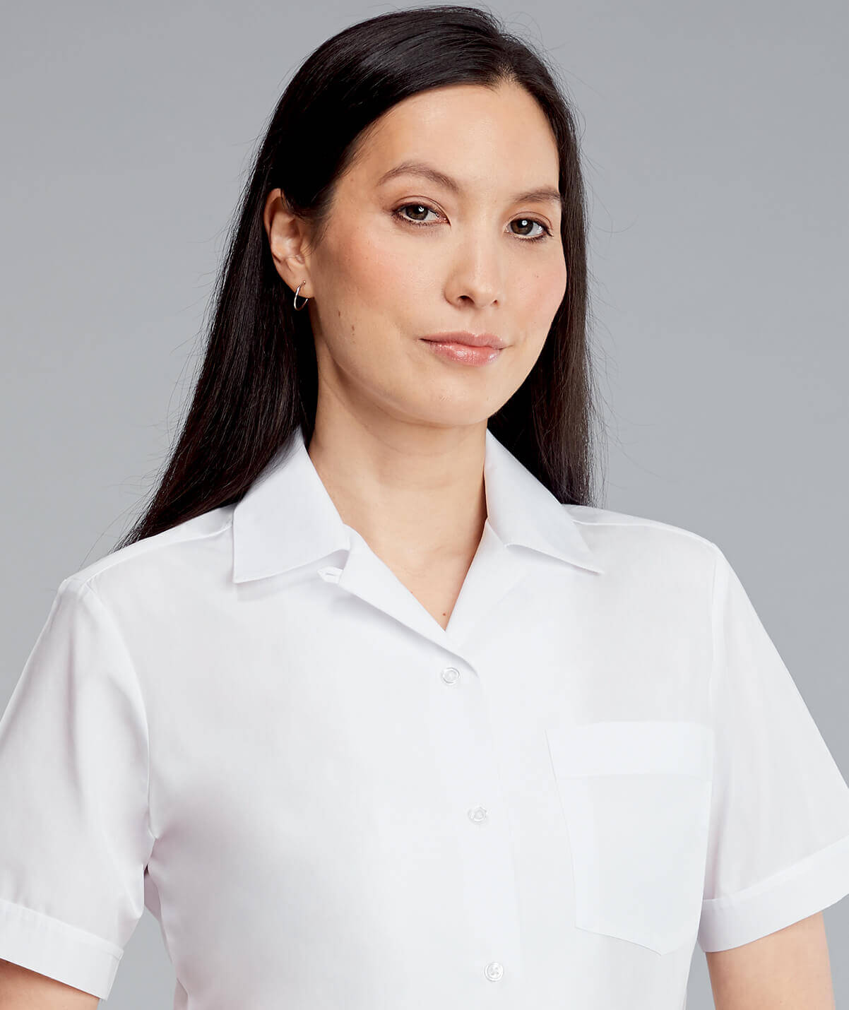 CLASSICREVERECOLLAR.White_.SS_.BH902.Studio.Detail.jpg