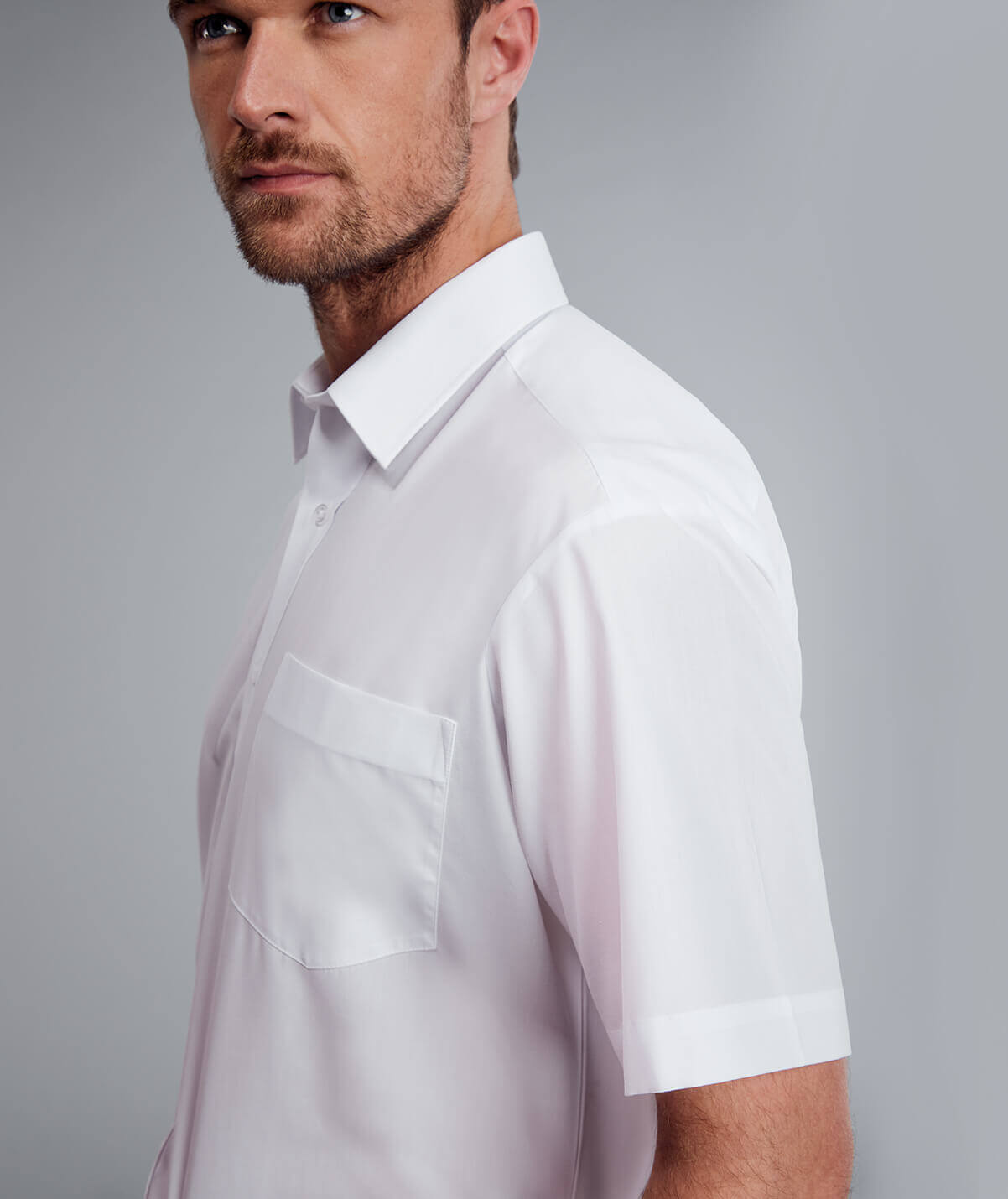 MENSCLASSIC.White_.SS_.H140.1.Studio.jpg